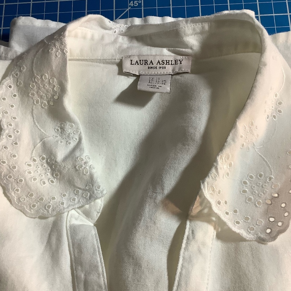Laura Ashley plus size blouse 2X NWOT SOFT WHITE